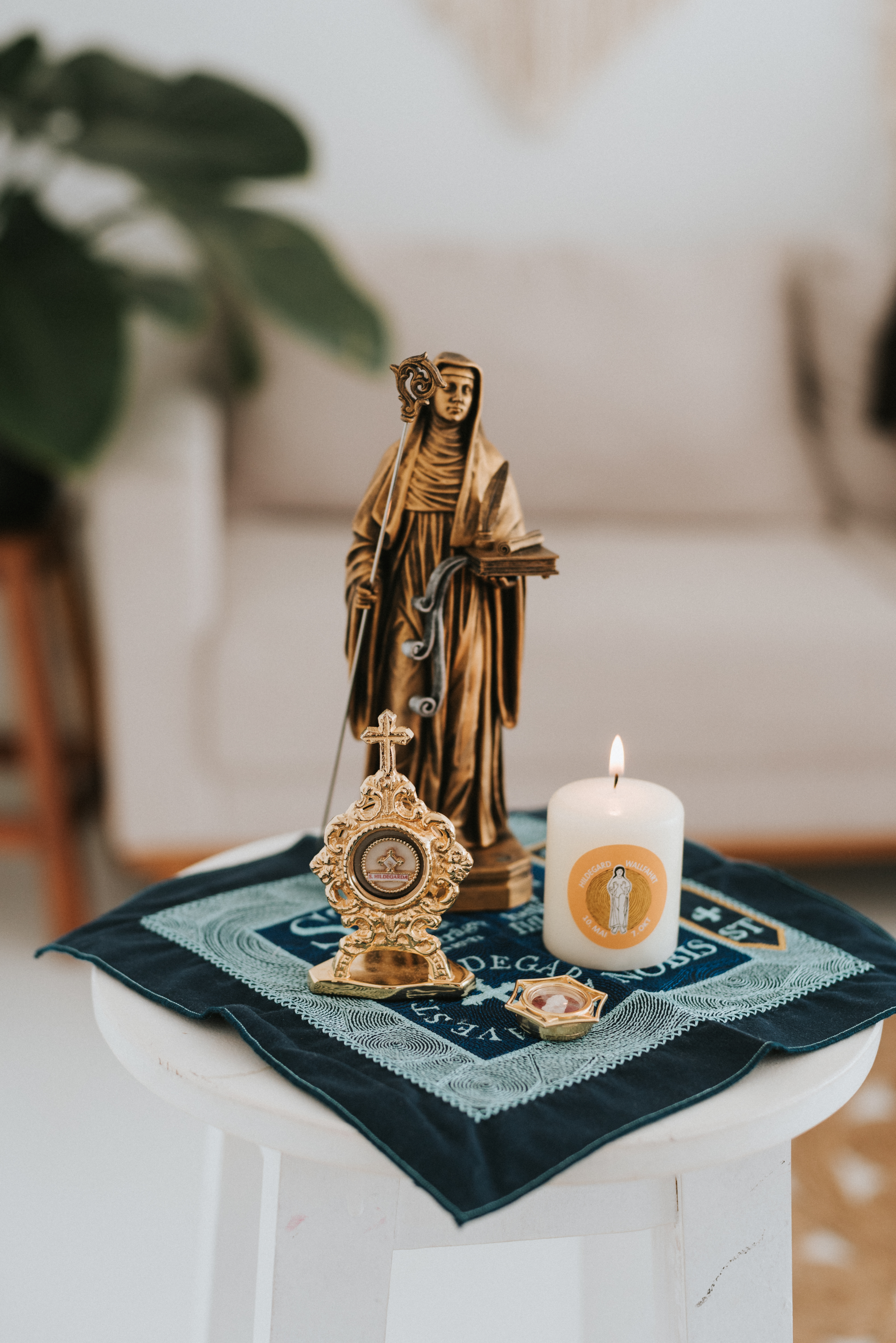 Estátua de Santa Hildegarda de Bingen
